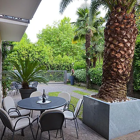 Villa Phoenix - Lake Apartments Riva del Garda Exterior foto