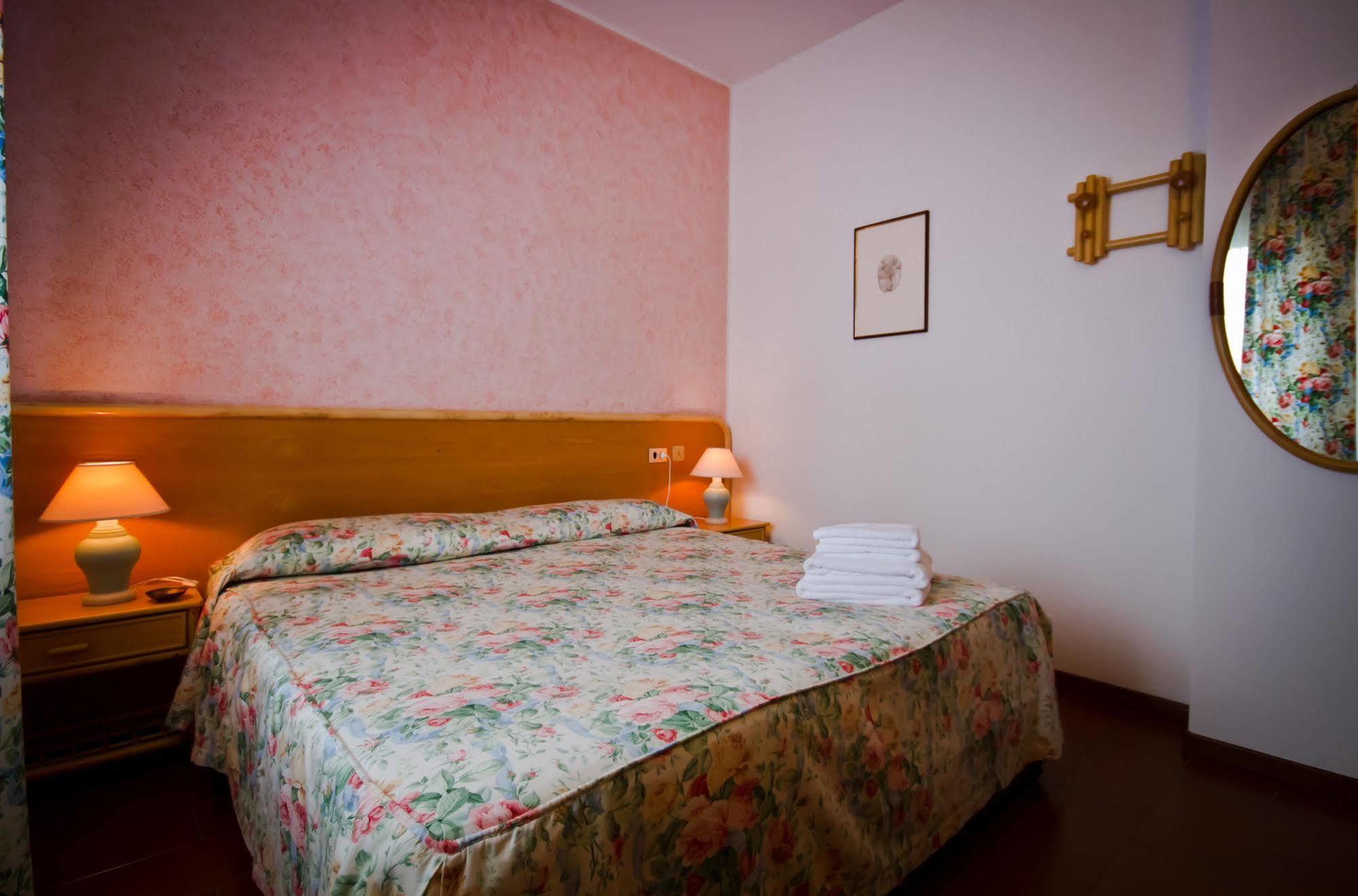 Phoenix - Lake Aparthotel Riva del Garda